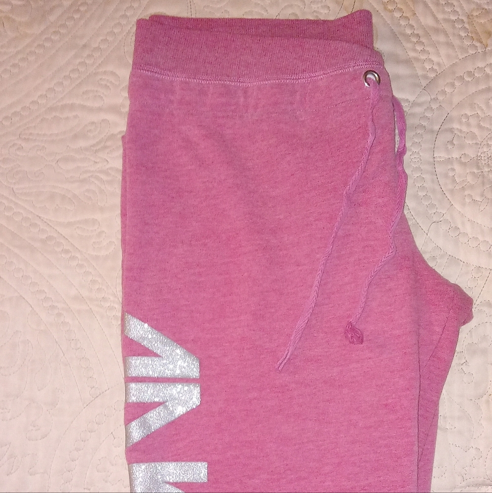 Victoria's Secret Women's Logo Sweatpants NWOT - Picture 1 of 9